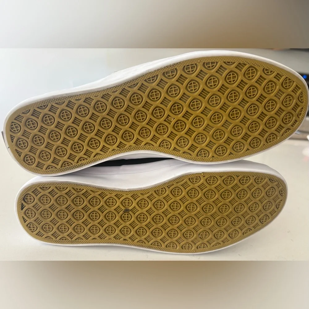 HUF Dylan Slip On Black Leather Skate Shoes White Rubber Size 6 EU 38 Jul 18 - Picture 8 of 9